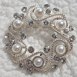 Napier Silver Tone Brooch/Shape of Wreath